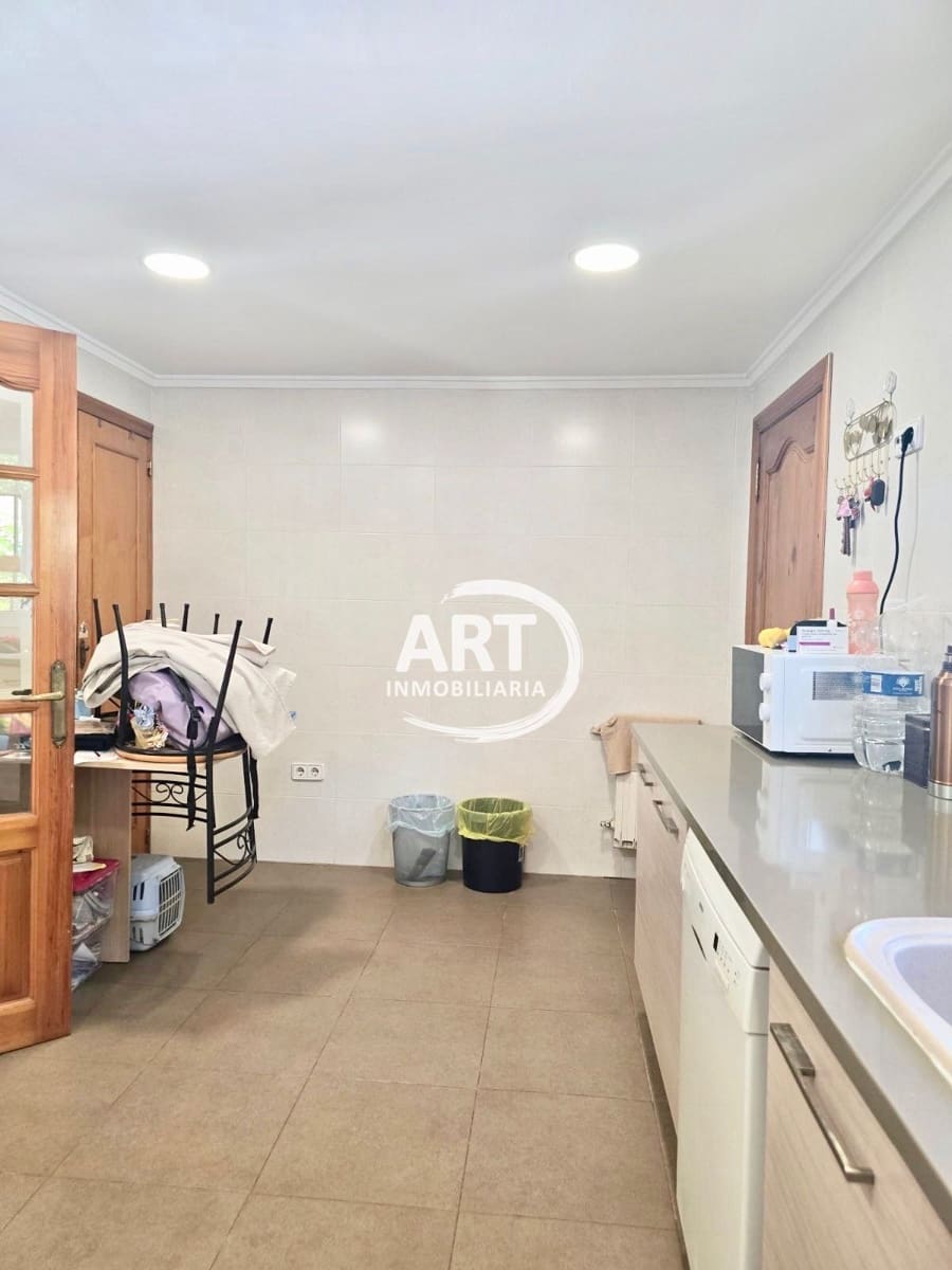4 bedroom Semi-detached Villa for rent in Godella with garage - € 1,800 (Ref: 9842114)