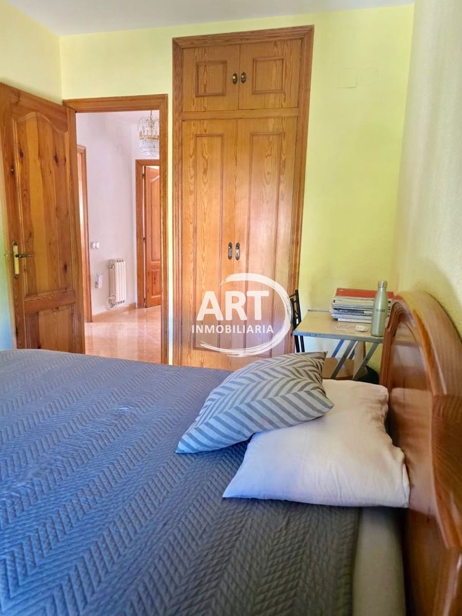 4 bedroom Semi-detached Villa for rent in Godella with garage - € 1,800 (Ref: 9842114)