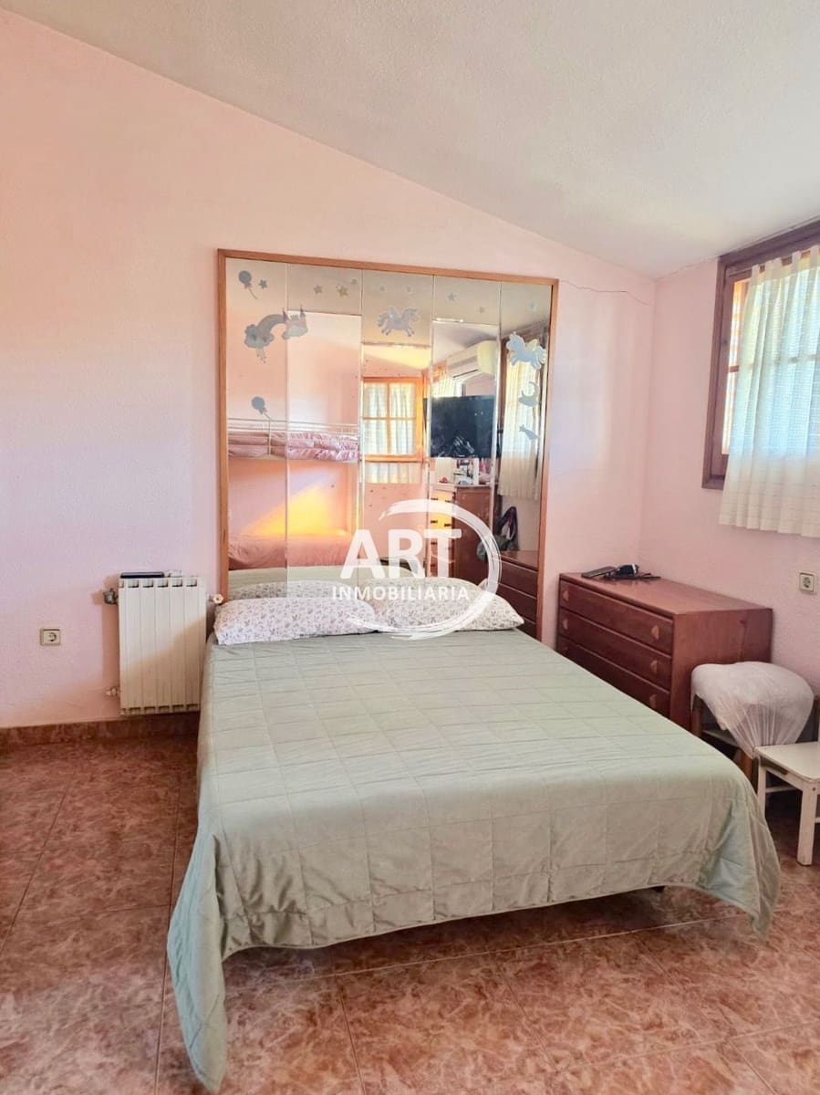 4 bedroom Semi-detached Villa for rent in Godella with garage - € 1,800 (Ref: 9842114)