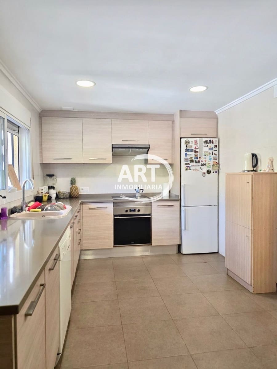 4 bedroom Semi-detached Villa for rent in Godella with garage - € 1,800 (Ref: 9842114)