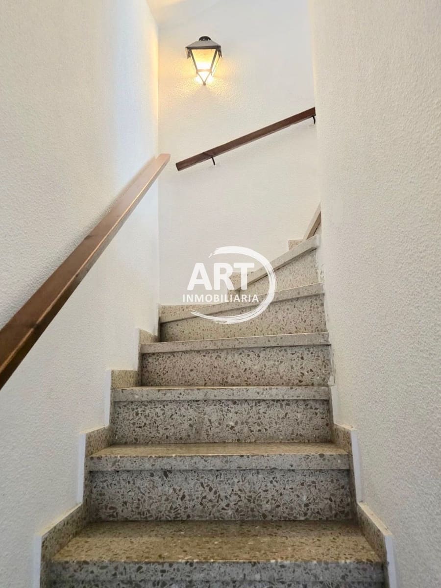 4 bedroom Semi-detached Villa for rent in Godella with garage - € 1,800 (Ref: 9842114)