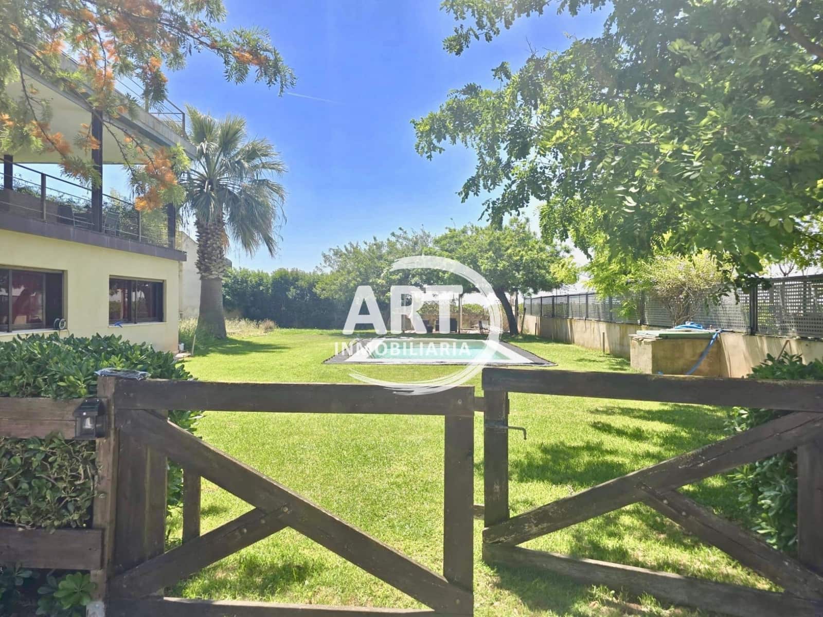 4 bedroom Villa for sale in Betera with pool garage - € 2,250,000 (Ref: 9864012)