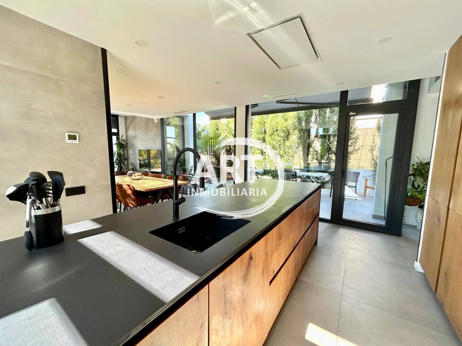 Chalet de 4 habitaciones en Bétera en venta con piscina garaje - 1.390.000 € (Ref: 9864013)