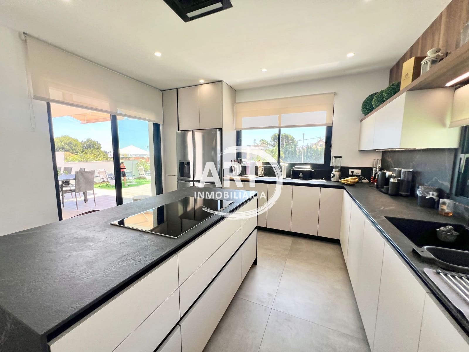 4 slaapkamer Villa te koop in Betera met zwembad garage - € 950.000 (Ref: 9868161)