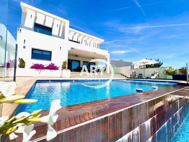 4 slaapkamer Villa te koop in Bétera met zwembad garage - € 950.000 (Ref: 9868161)