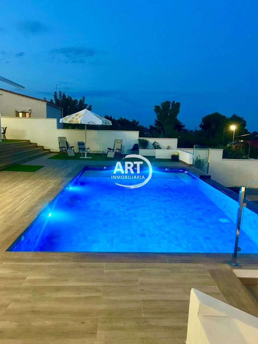 4 soverom Villa til salgs i San Antonio de Benageber med svømmebasseng garasje - € 870 000 (Ref: 9868161)