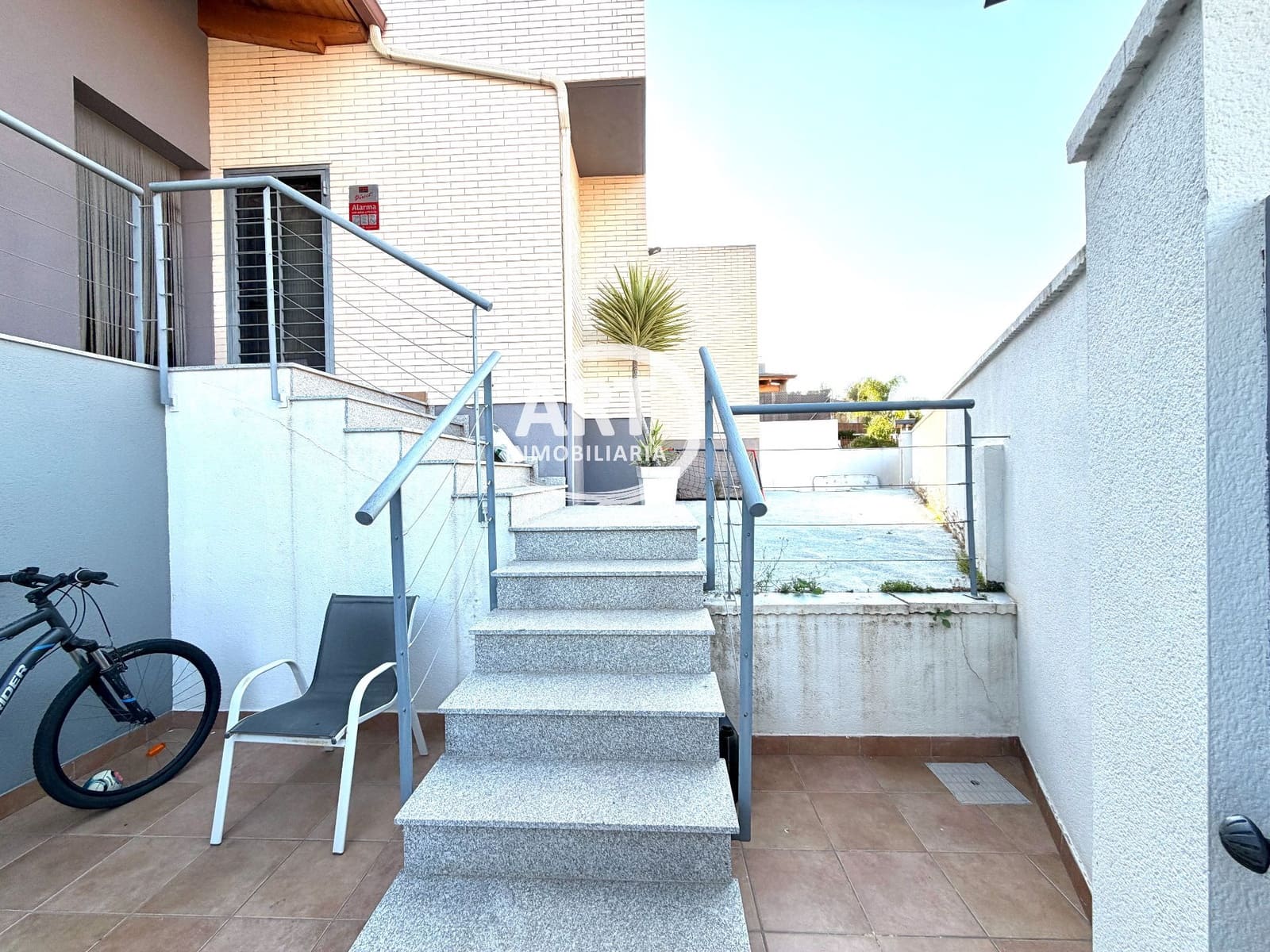 3 sovrum Villa till salu i La Pobla de Vallbona med pool garage - 460 000 € (Ref: 9869836)