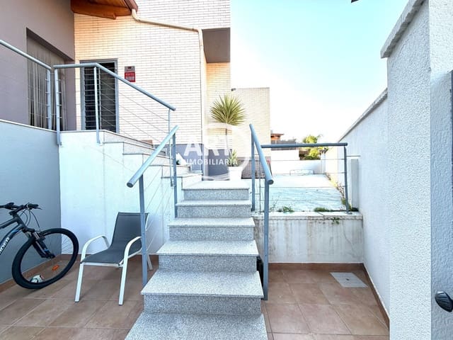3 sovrum Villa till salu i La Pobla de Vallbona med pool garage - 460 000 € (Ref: 9869836)