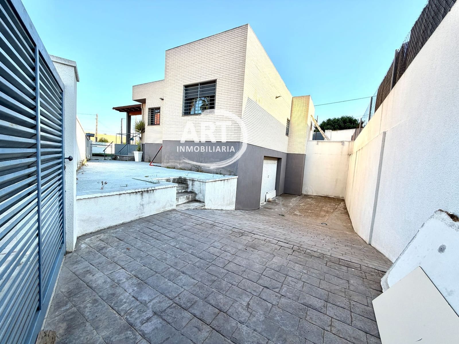 3 sovrum Villa till salu i La Pobla de Vallbona med pool garage - 460 000 € (Ref: 9869836)