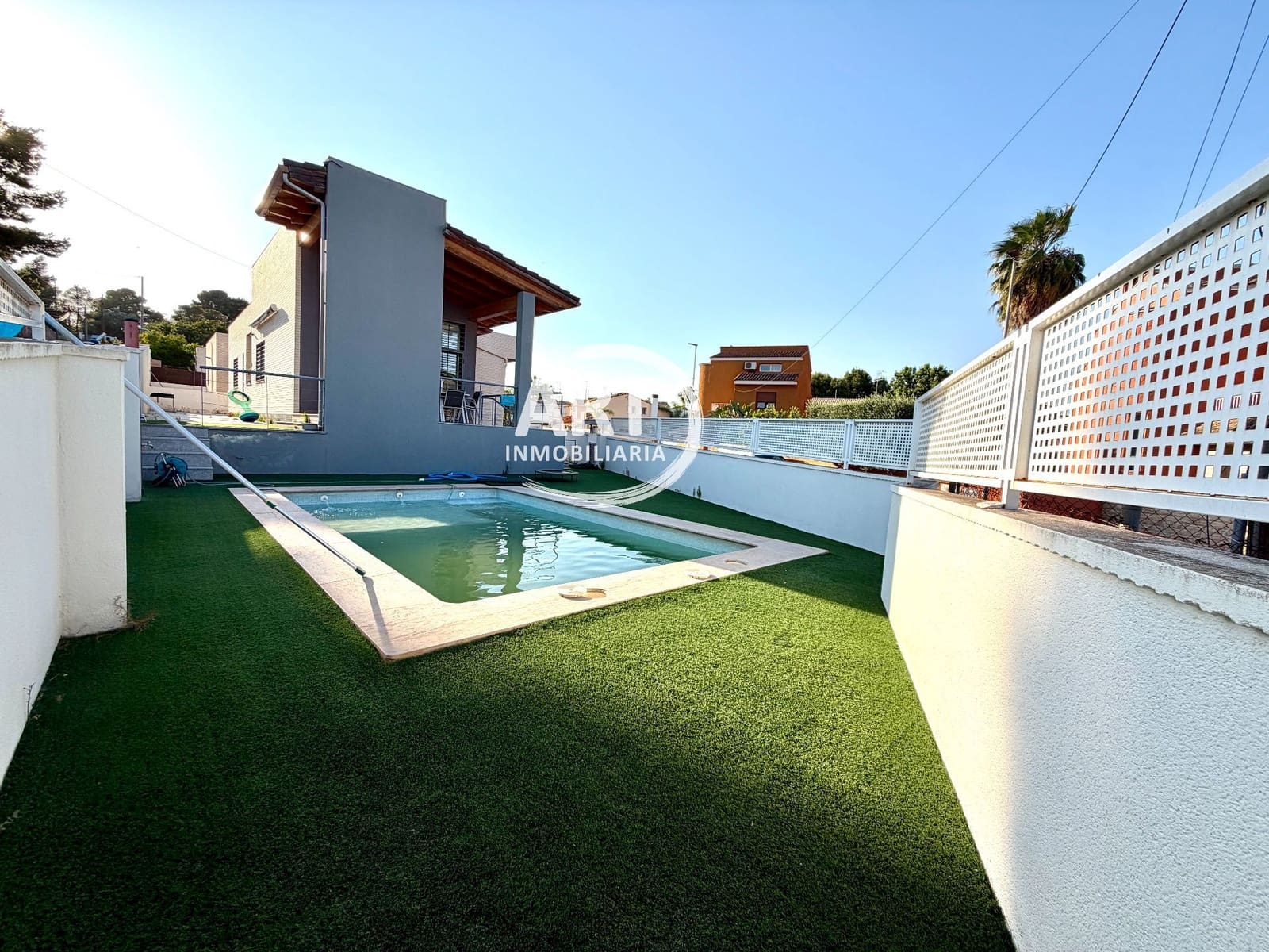 3 sovrum Villa till salu i La Pobla de Vallbona med pool garage - 460 000 € (Ref: 9869836)