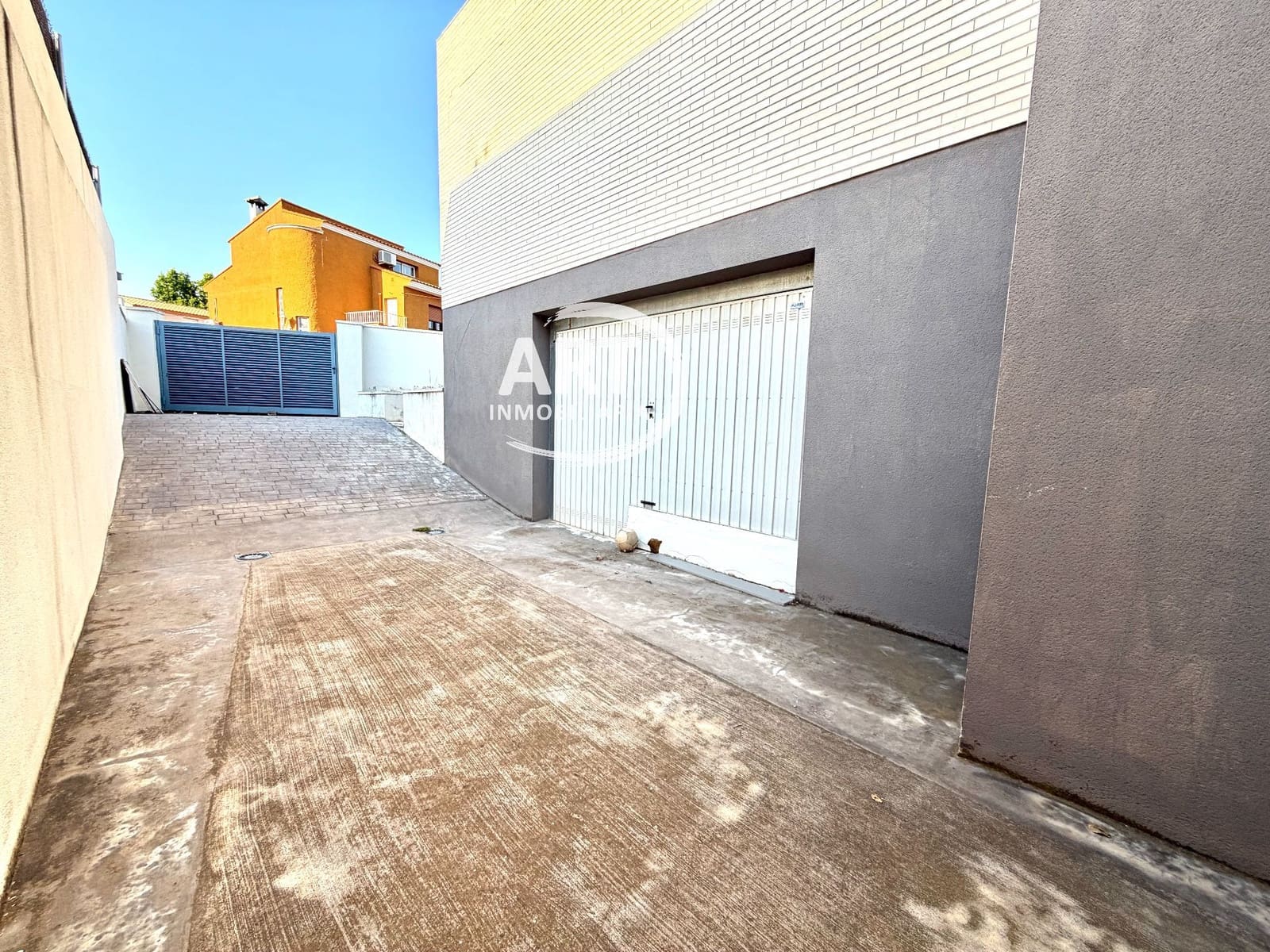 3 sovrum Villa till salu i La Pobla de Vallbona med pool garage - 460 000 € (Ref: 9869836)