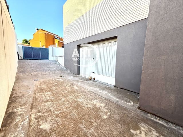 3 sovrum Villa till salu i La Pobla de Vallbona med pool garage - 460 000 € (Ref: 9869836)