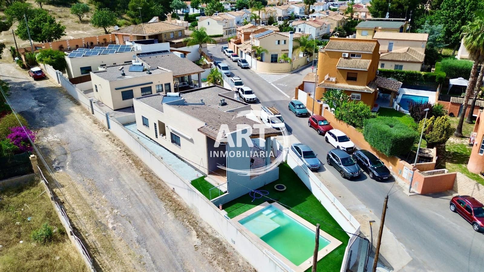 3 bedroom Villa for sale in La Pobla de Vallbona with pool garage - € 460,000 (Ref: 9869836)