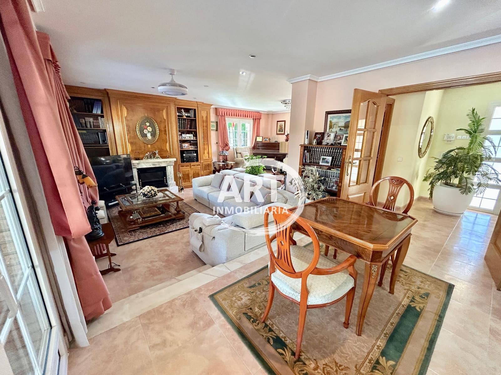 4 soverom Villa til salgs i L'Eliana med svømmebasseng garasje - € 1 200 000 (Ref: 9877880)