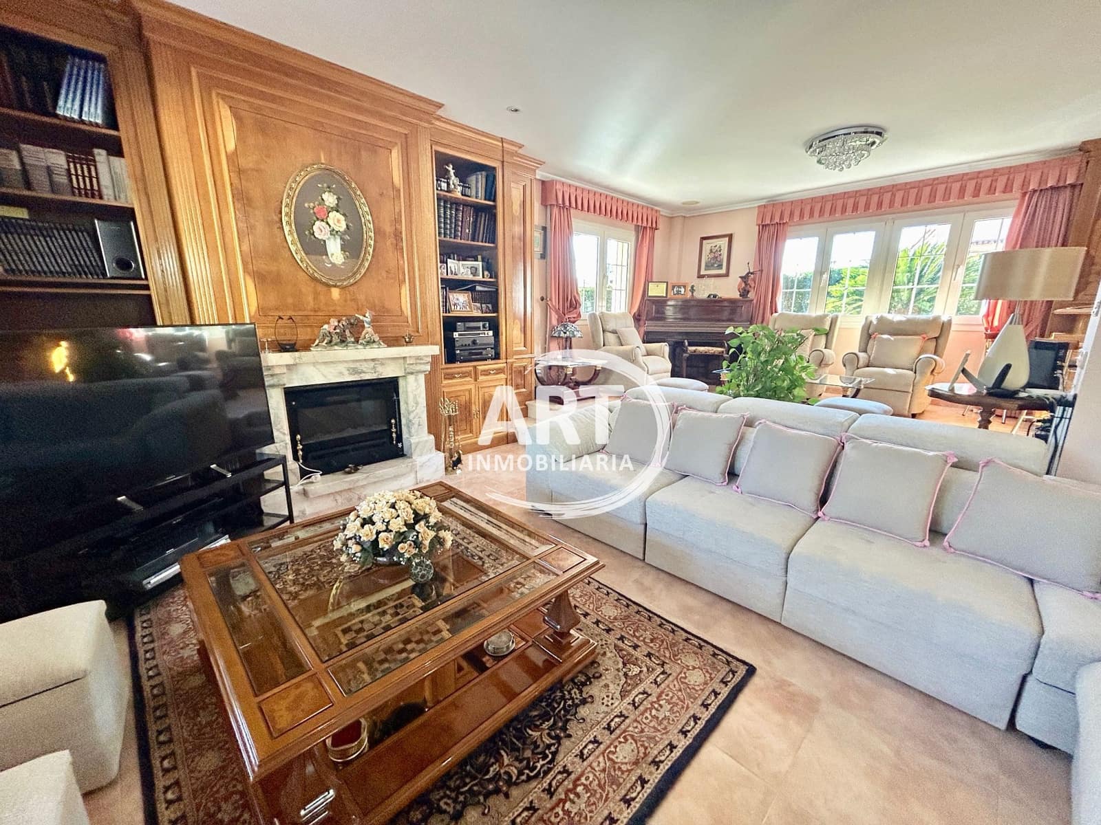 4 soverom Villa til salgs i L'Eliana med svømmebasseng garasje - € 1 200 000 (Ref: 9877880)