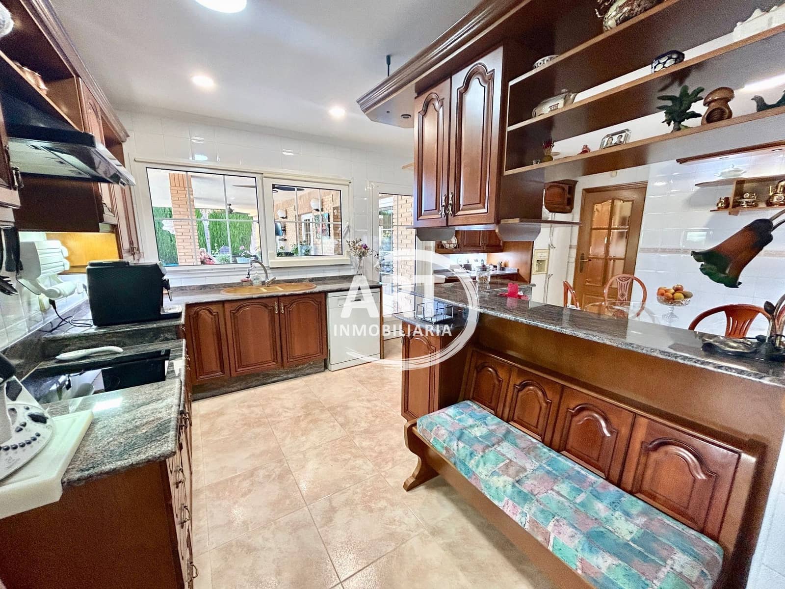4 soverom Villa til salgs i L'Eliana med svømmebasseng garasje - € 1 200 000 (Ref: 9877880)