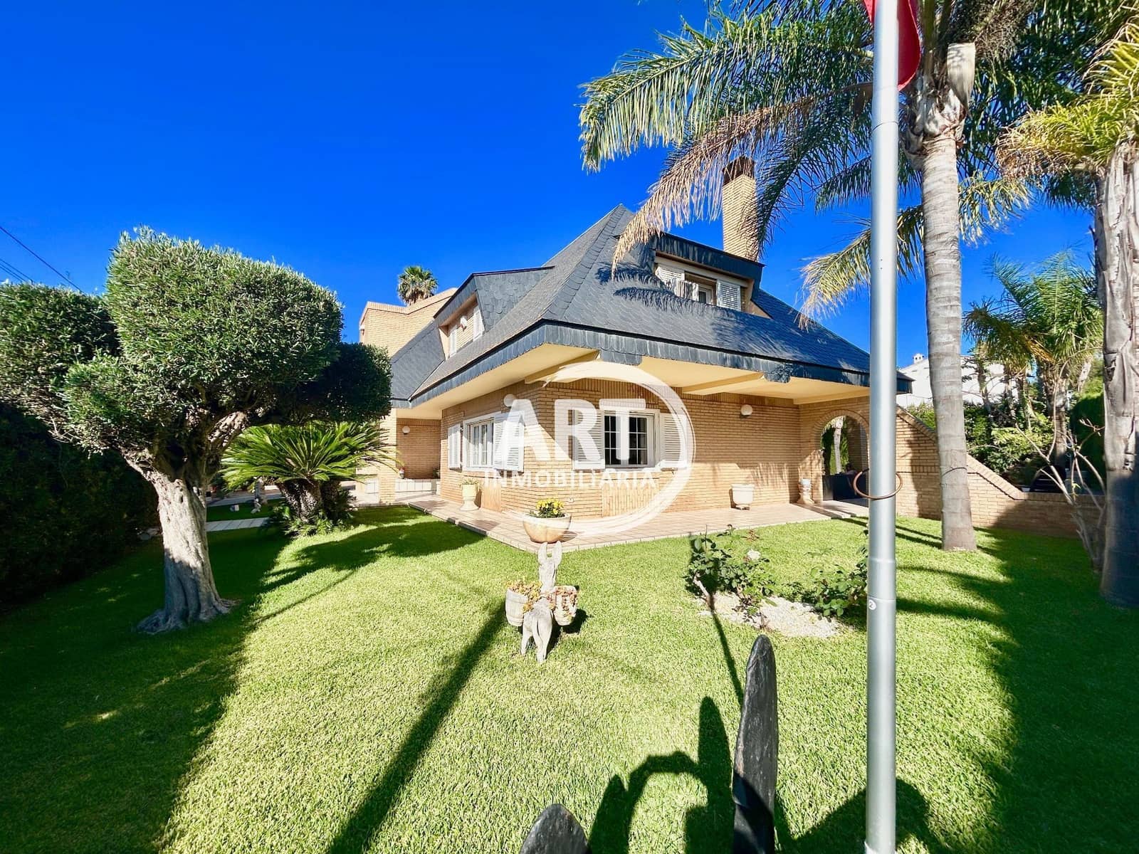 4 soverom Villa til salgs i L'Eliana med svømmebasseng garasje - € 1 200 000 (Ref: 9877880)