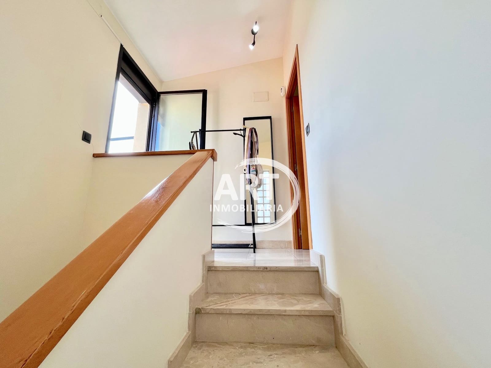 4 sypialnia Dom blizniak na sprzedaż w San Antonio de Benageber z basenem garażem - 530 000 € (Ref: 9880552)