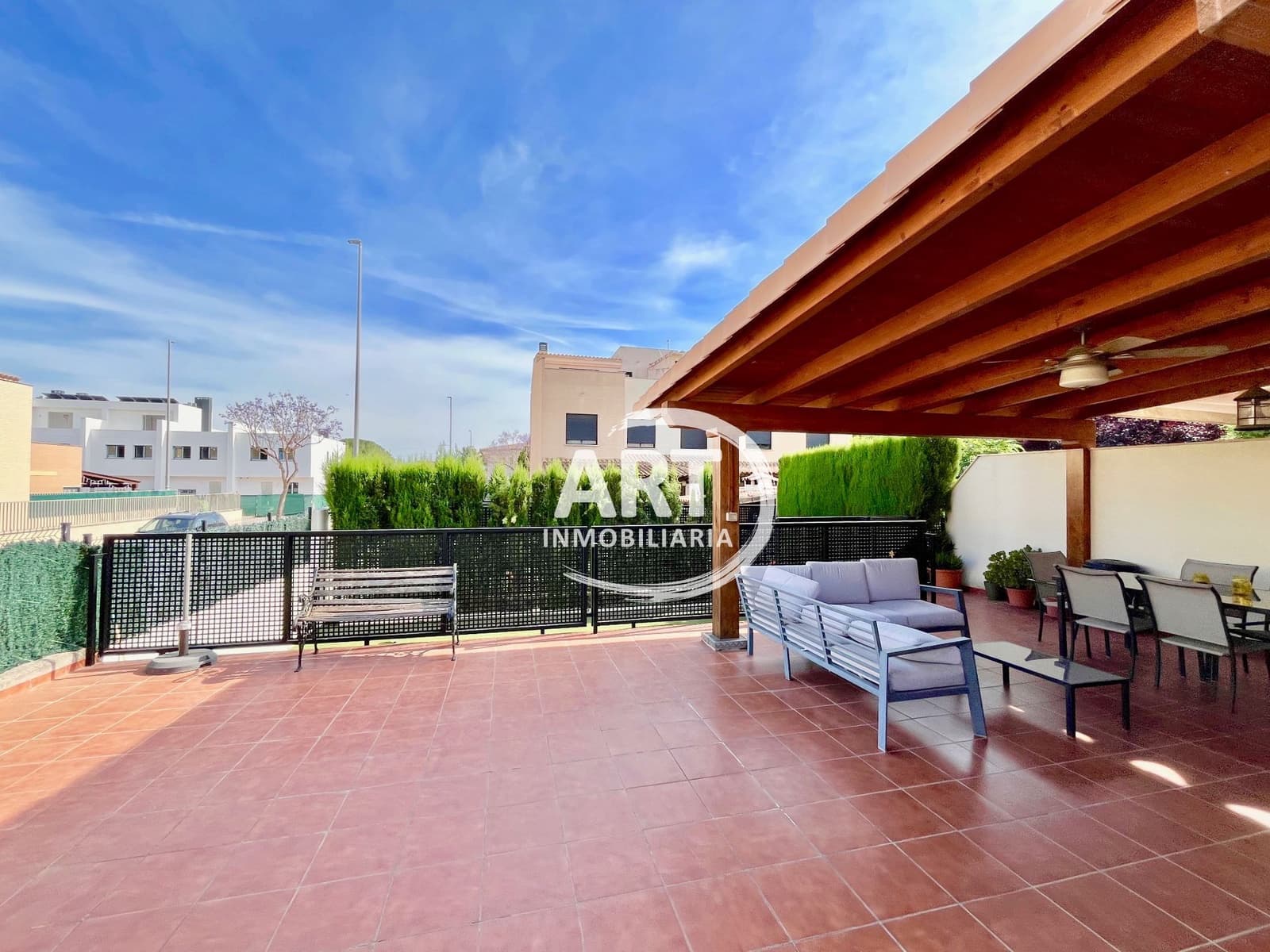 4 sypialnia Dom blizniak na sprzedaż w San Antonio de Benageber z basenem garażem - 530 000 € (Ref: 9880552)