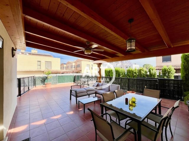 4 sypialnia Dom blizniak na sprzedaż w San Antonio de Benagéber z basenem garażem - 530 000 € (Ref: 9880552)