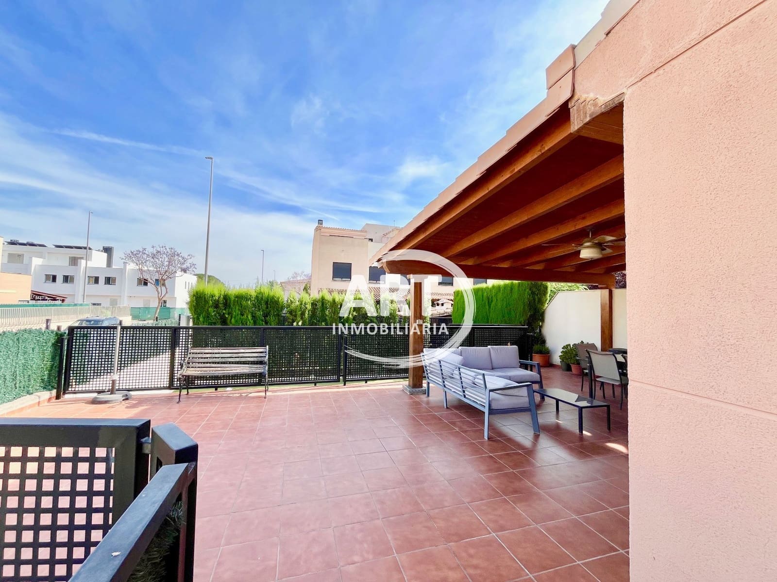 4 sypialnia Dom blizniak na sprzedaż w San Antonio de Benageber z basenem garażem - 530 000 € (Ref: 9880552)
