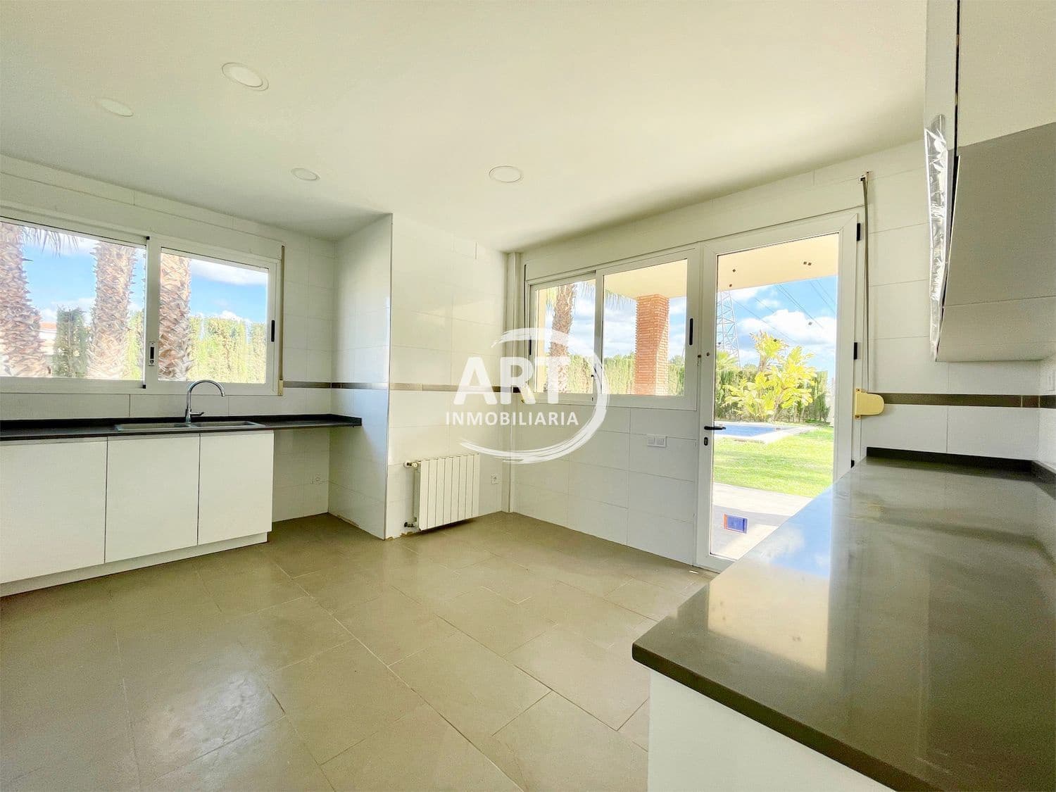 4 Zimmer Villa zu vermieten in San Antonio de Benageber mit Pool Garage - 2.800 € (Ref: 9884000)