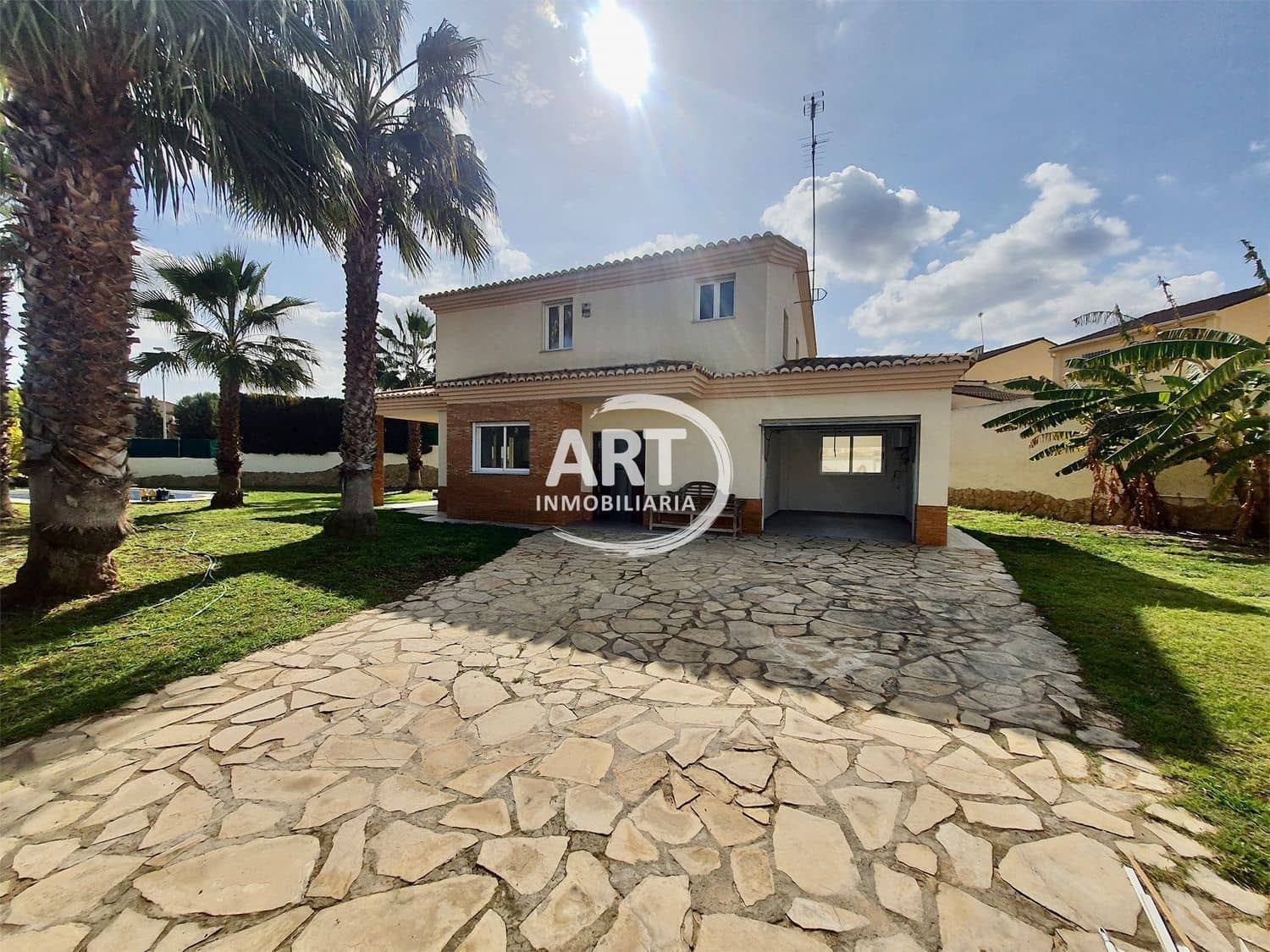 4 Zimmer Villa zu vermieten in San Antonio de Benageber mit Pool Garage - 2.800 € (Ref: 9884000)