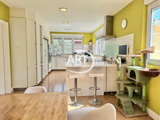 5 soverom Villa til salgs i Bétera med svømmebasseng garasje - € 850 000 (Ref: 9889718)