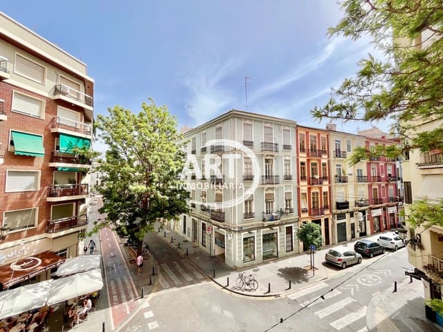 3 quarto Apartamento para arrendar em Russafa, Valência cidade - 1 700 € (Ref: 9919321)