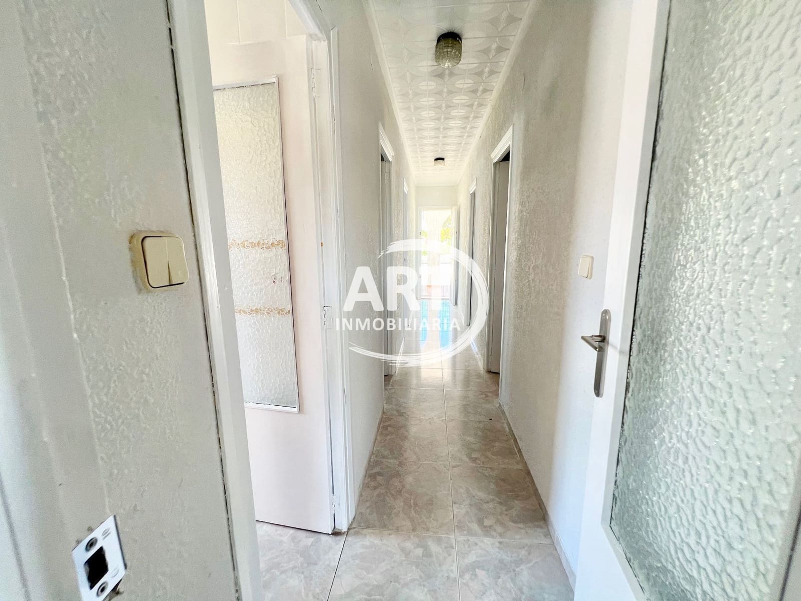 3 soverom Villa til salgs i L'Eliana med svømmebasseng garasje - € 439 000 (Ref: 9926737)
