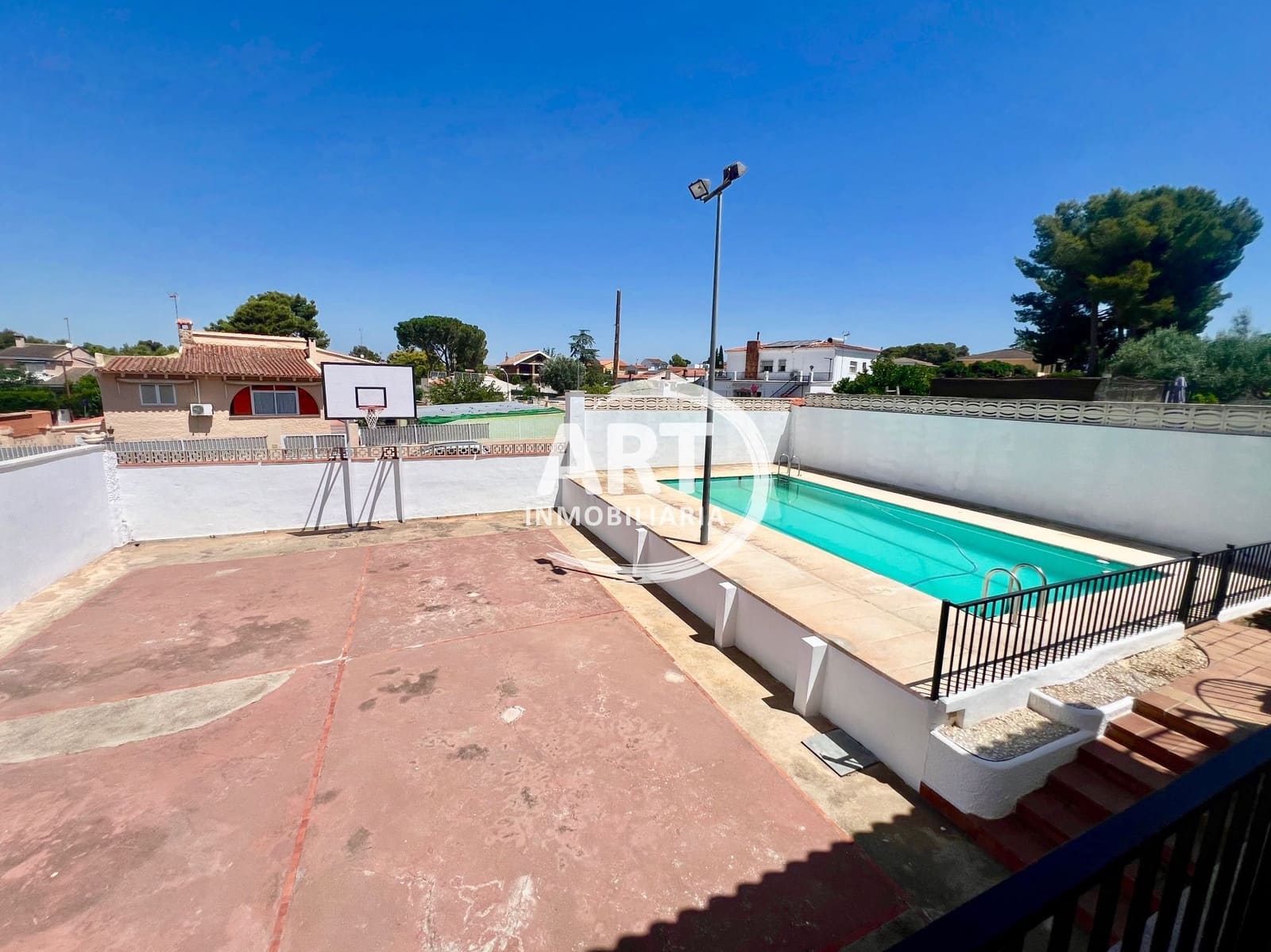 3 soverom Villa til salgs i L'Eliana med svømmebasseng garasje - € 439 000 (Ref: 9926737)