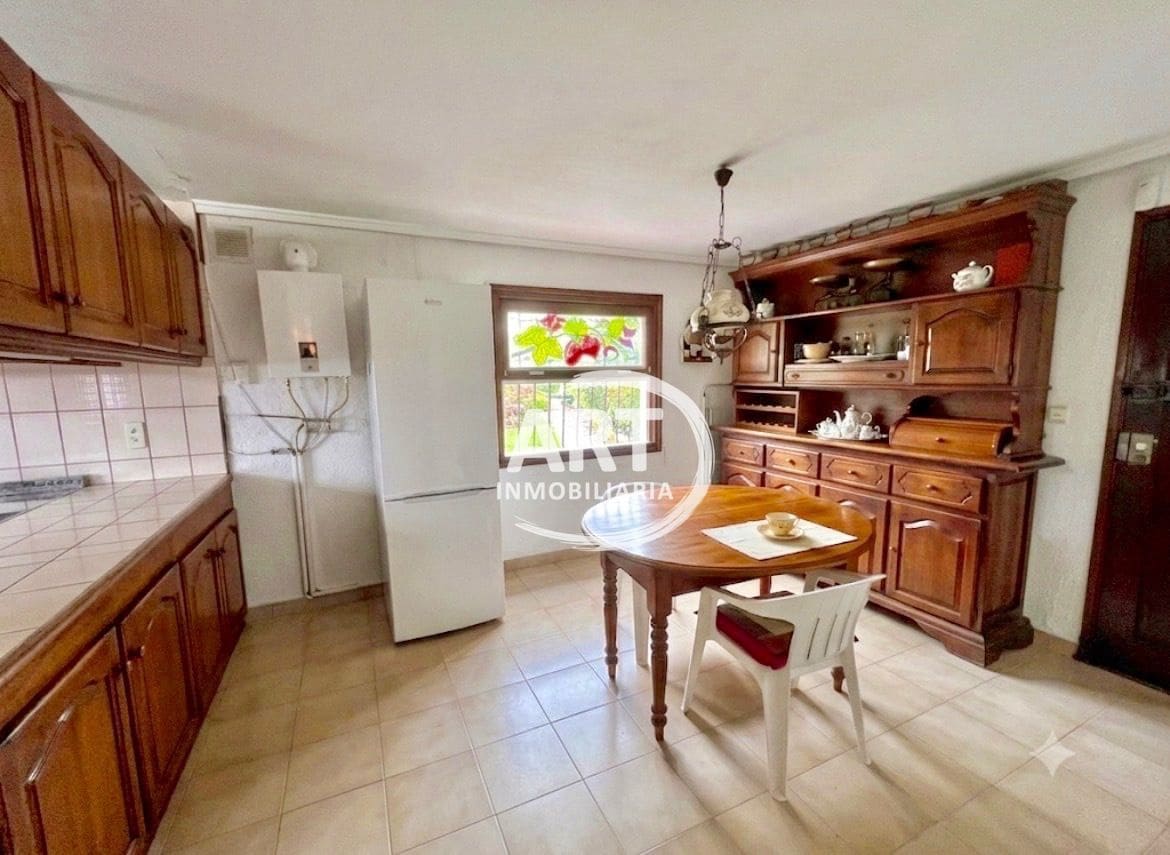 5 bedroom Villa for sale in L'Eliana with pool garage - € 650,000 (Ref: 9928704)