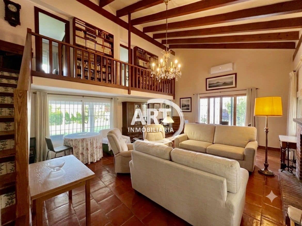 5 bedroom Villa for sale in L'Eliana with pool garage - € 650,000 (Ref: 9928704)