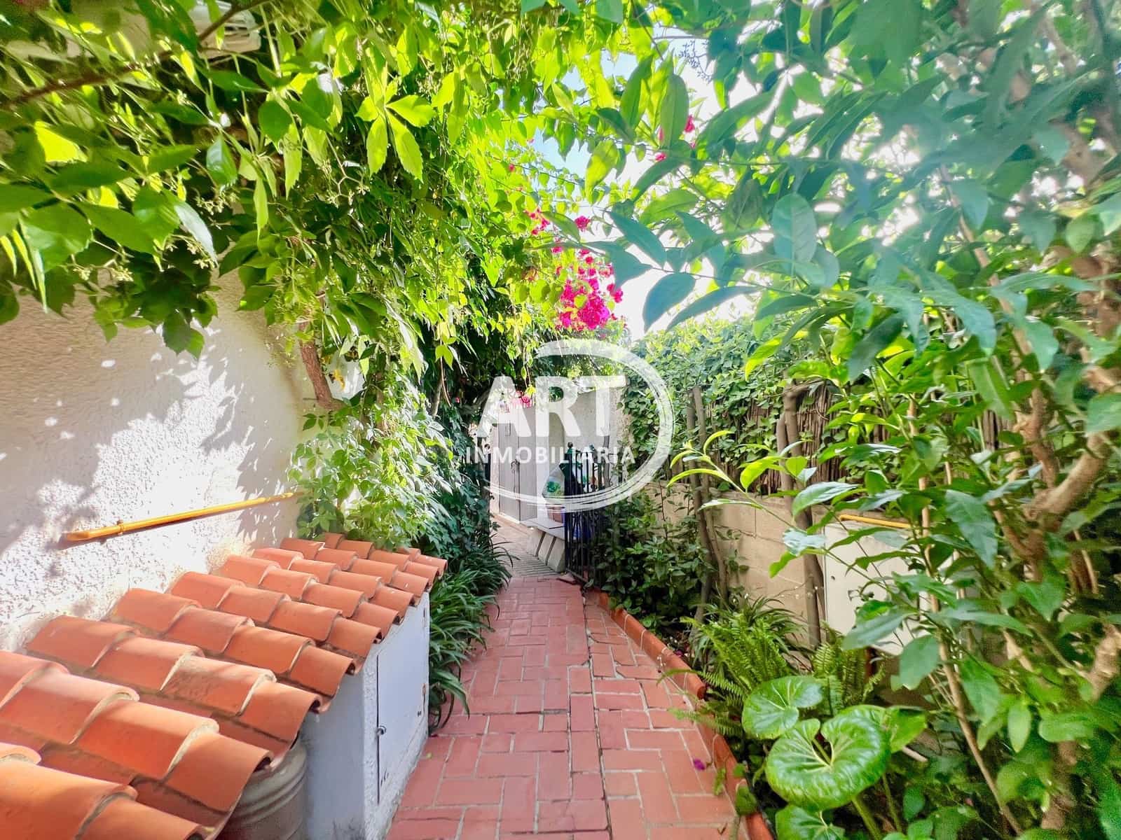 5 bedroom Villa for sale in L'Eliana with pool garage - € 650,000 (Ref: 9928704)