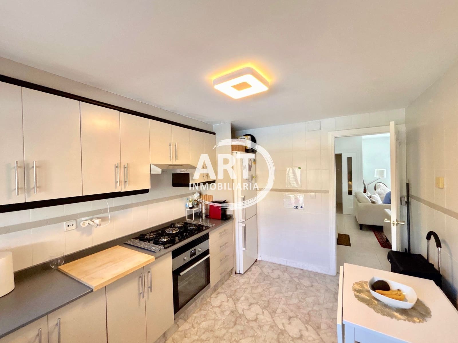 4 bedroom Semi-detached Villa for rent in L'Eliana with pool garage - € 2,500 (Ref: 9928705)