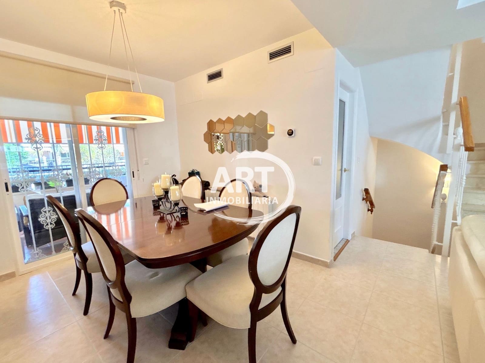 4 bedroom Semi-detached Villa for rent in L'Eliana with pool garage - € 2,500 (Ref: 9928705)