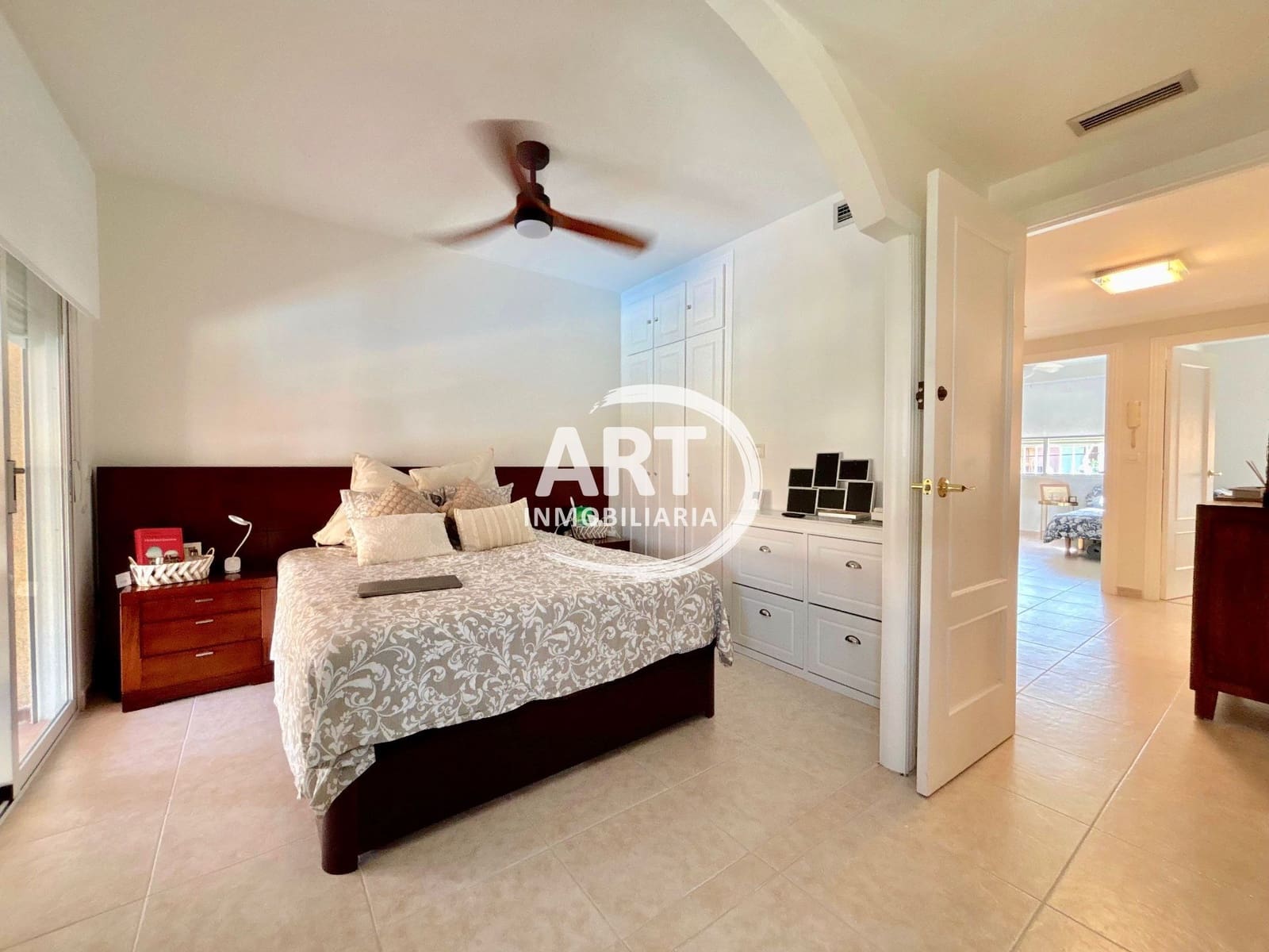 4 bedroom Semi-detached Villa for rent in L'Eliana with pool garage - € 2,500 (Ref: 9928705)