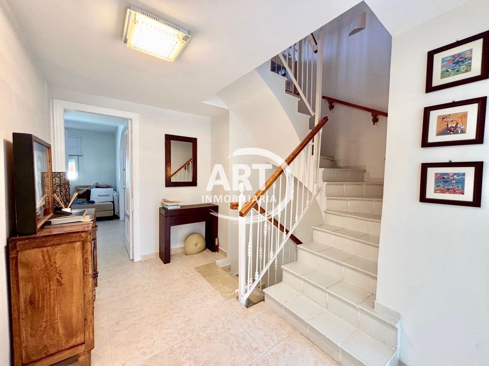 4 bedroom Semi-detached Villa for rent in L'Eliana with pool garage - € 2,500 (Ref: 9928705)