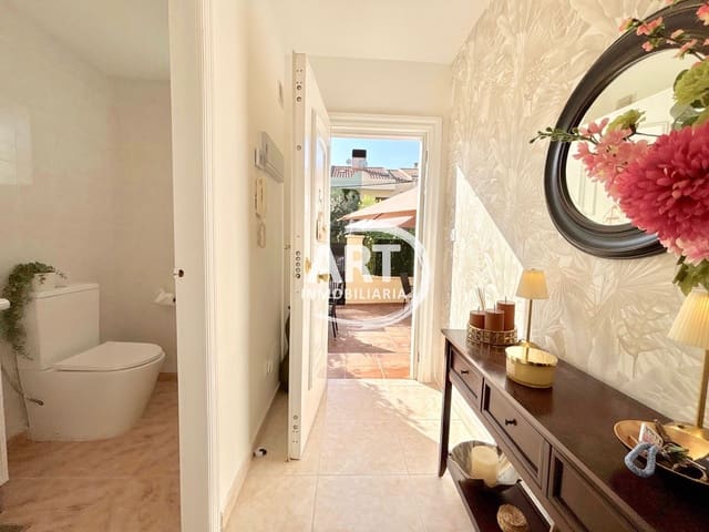 4 bedroom Semi-detached Villa for rent in L'Eliana with pool garage - € 2,500 (Ref: 9928705)