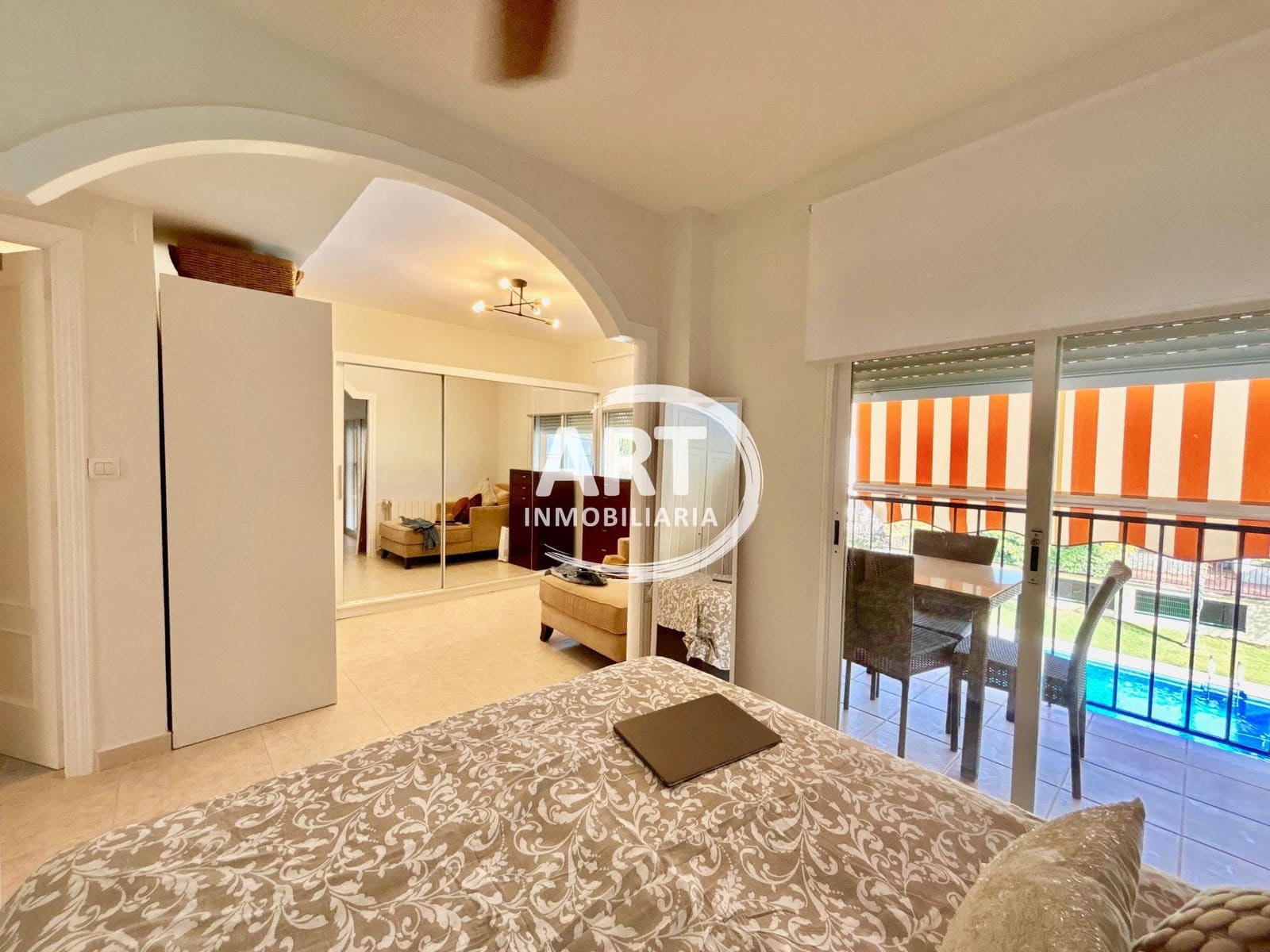 4 bedroom Semi-detached Villa for rent in L'Eliana with pool garage - € 2,500 (Ref: 9928705)