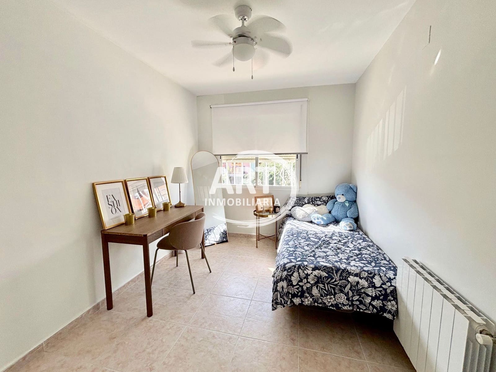 4 bedroom Semi-detached Villa for rent in L'Eliana with pool garage - € 2,500 (Ref: 9928705)