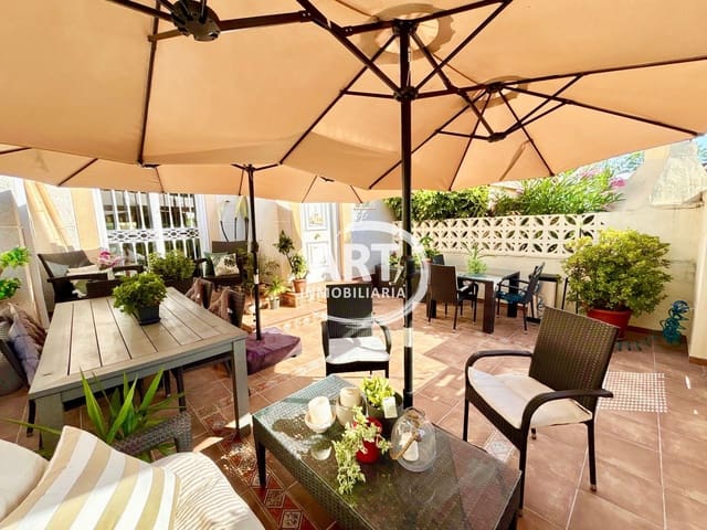 4 bedroom Semi-detached Villa for rent in L'Eliana with pool garage - € 2,500 (Ref: 9928705)