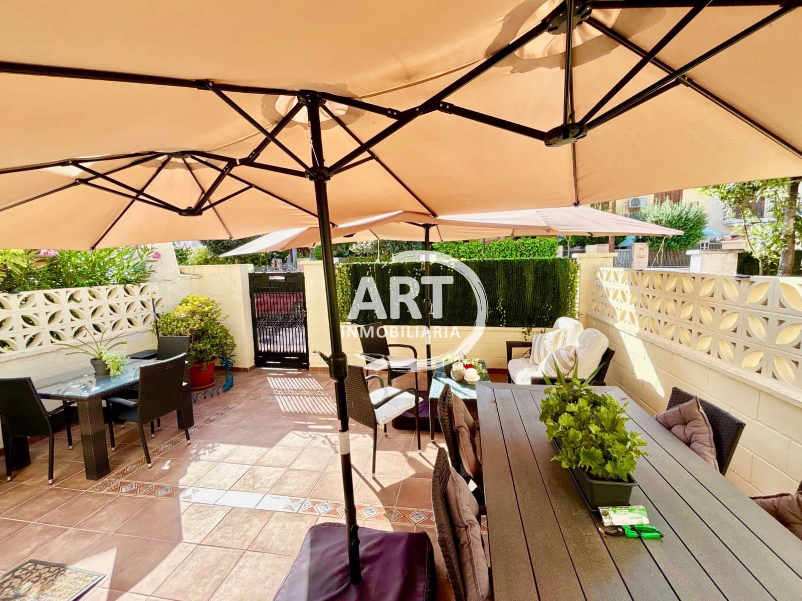 4 bedroom Semi-detached Villa for rent in L'Eliana with pool garage - € 2,500 (Ref: 9928705)