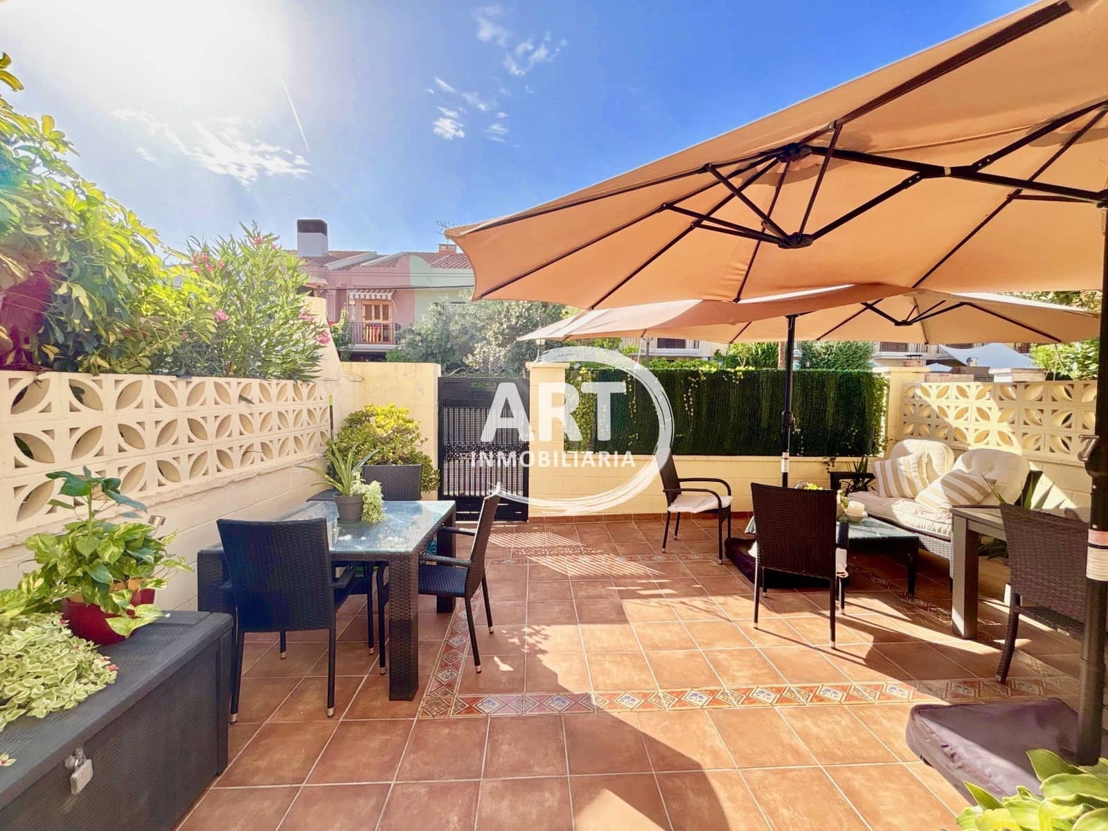 4 bedroom Semi-detached Villa for rent in L'Eliana with pool garage - € 2,500 (Ref: 9928705)