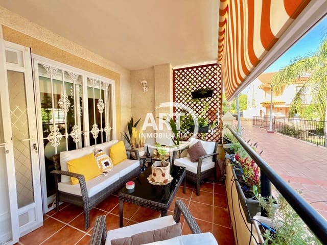 4 bedroom Semi-detached Villa for rent in L'Eliana with pool garage - € 2,500 (Ref: 9928705)