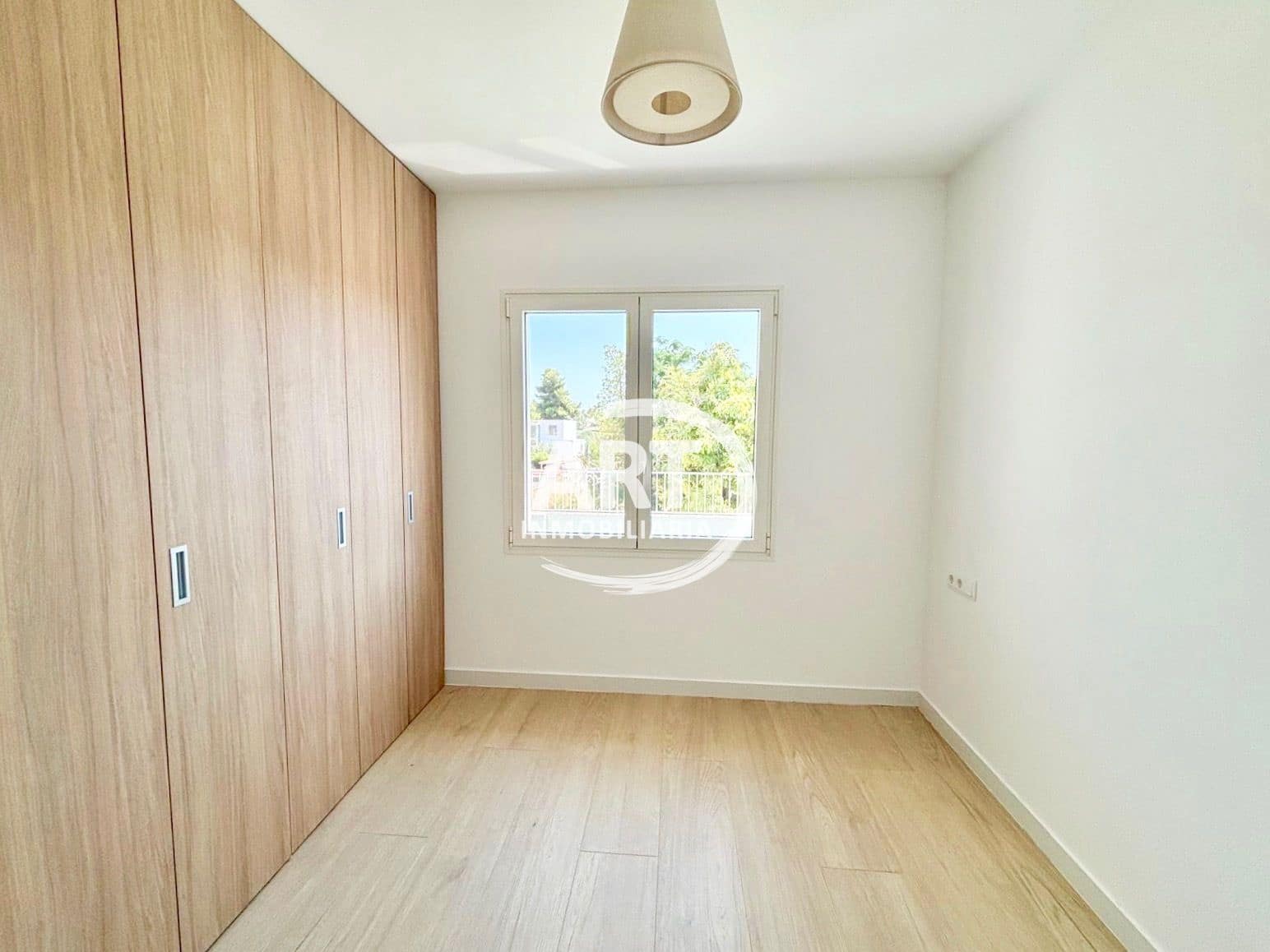 4 soveværelse Villa til leje i L'Eliana med swimmingpool garage - € 3.200 (Ref: 9941701)
