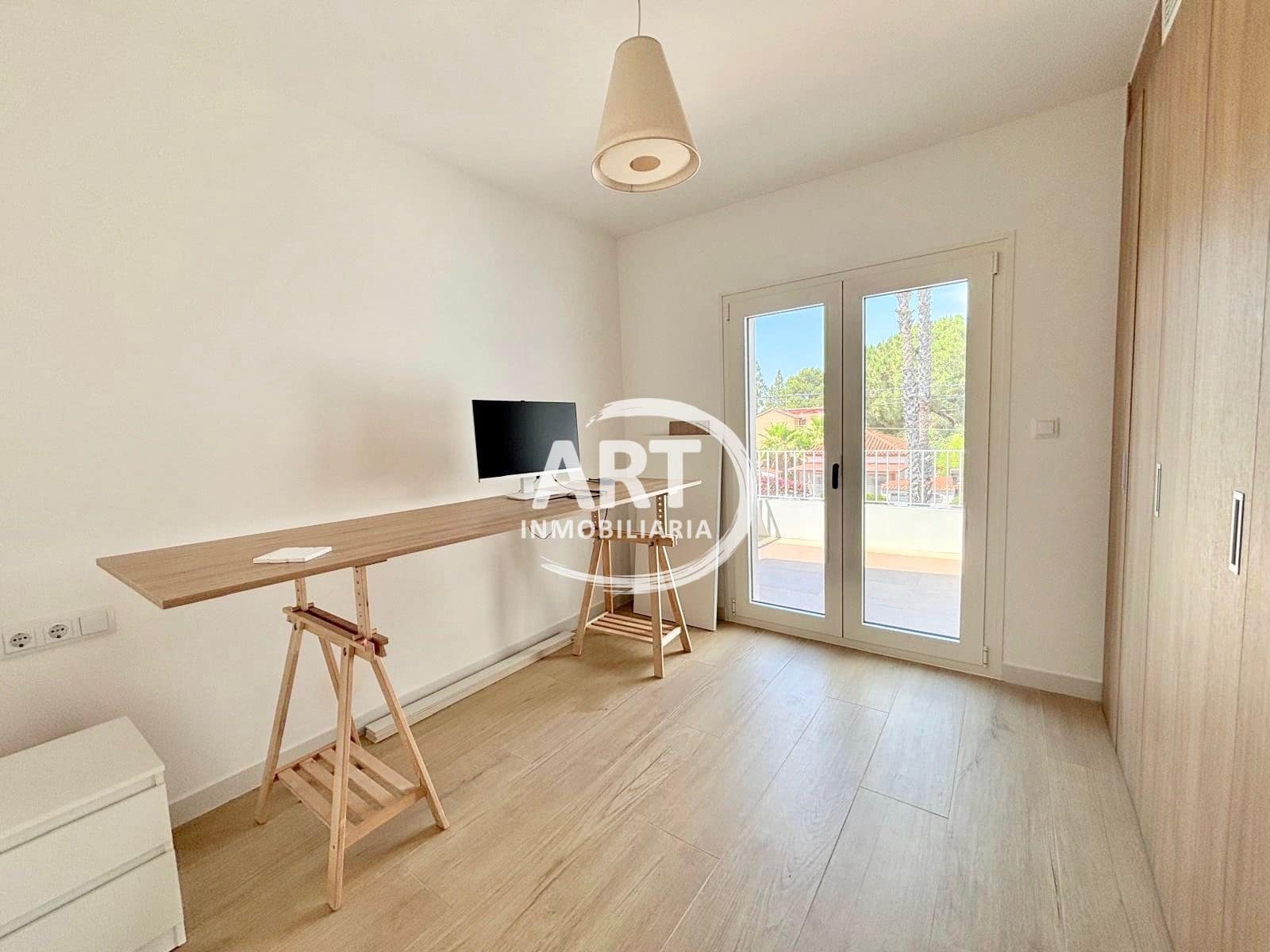 4 soveværelse Villa til leje i L'Eliana med swimmingpool garage - € 3.200 (Ref: 9941701)