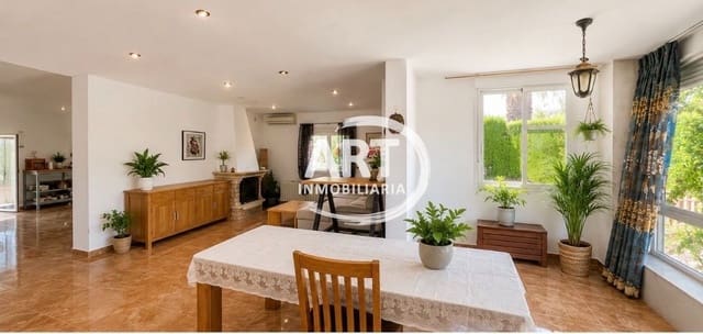 4 soverom Villa til salgs i L'Eliana med svømmebasseng garasje - € 695 000 (Ref: 9946951)
