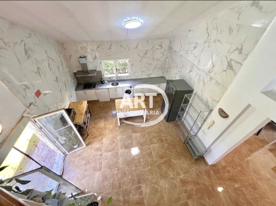 4 soveværelse Villa til salg i L'Eliana med swimmingpool garage - € 695.000 (Ref: 9946951)