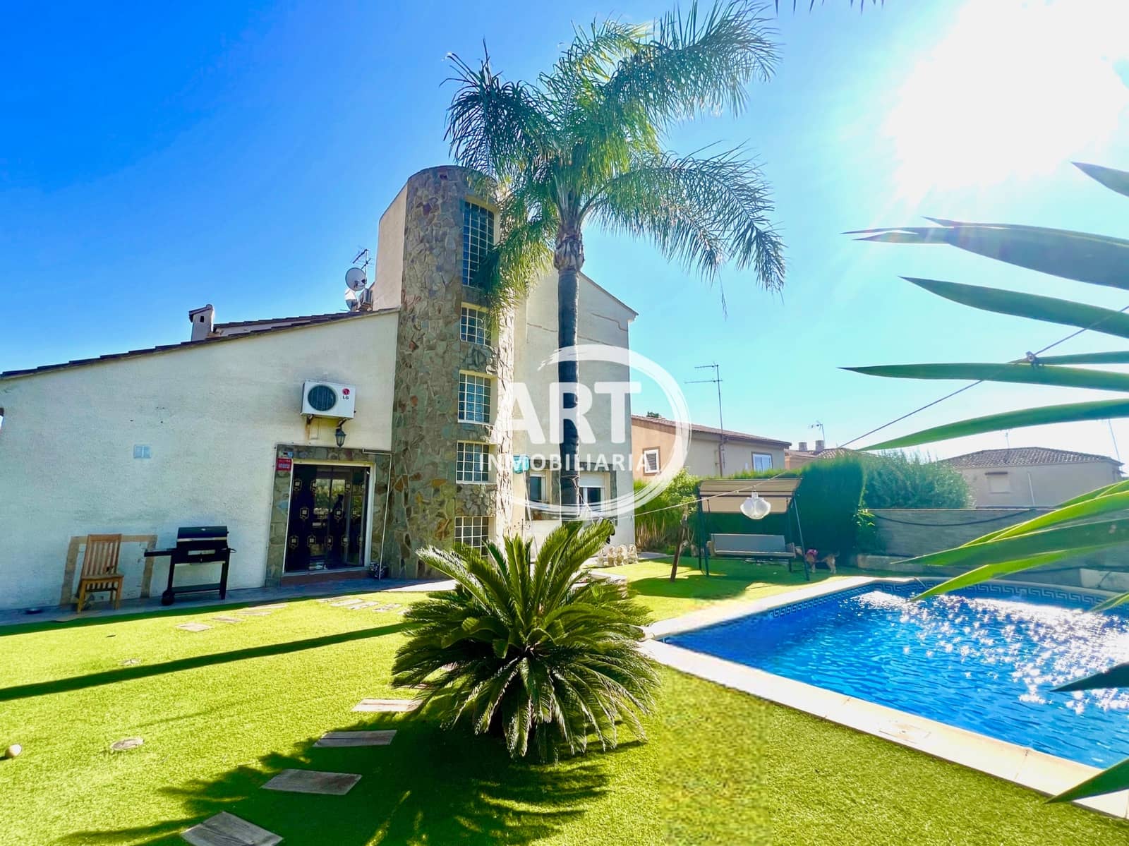 4 soveværelse Villa til salg i L'Eliana med swimmingpool garage - € 695.000 (Ref: 9946951)